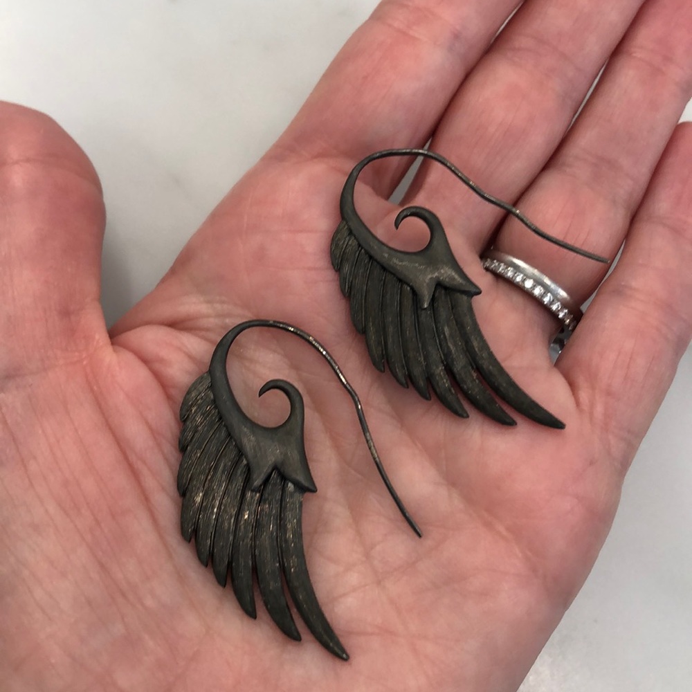 ❌SOLD!❌Noor Fares Fly Me To The Moon Wing Earrings - Picture 4 of 8